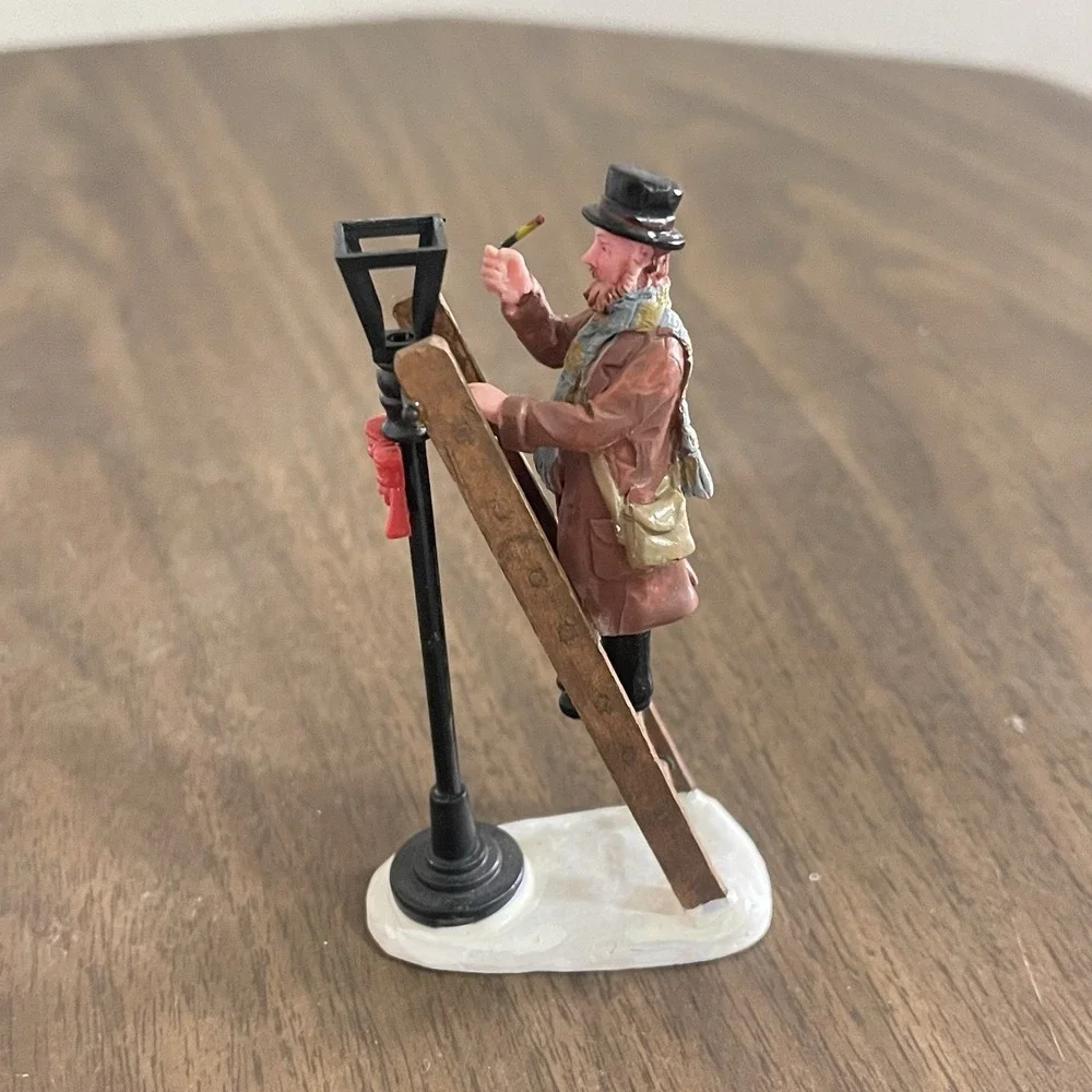 Lemax‎ Dept 56 Village Collection Lamplighter Repair Man #62327 Figurine